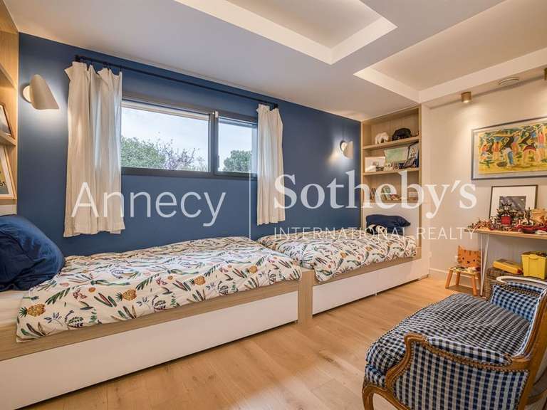 Maison Veyrier-du-Lac - 4 chambres - 199m²