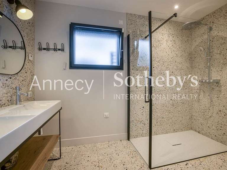 Maison Veyrier-du-Lac - 4 chambres - 199m²