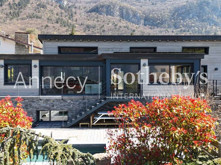 Maison Veyrier-du-Lac - 4 chambres - 199m²