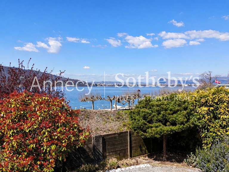 House Veyrier-du-Lac - 4 bedrooms - 199m²