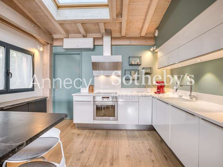 Maison Veyrier-du-Lac - 4 chambres - 199m²