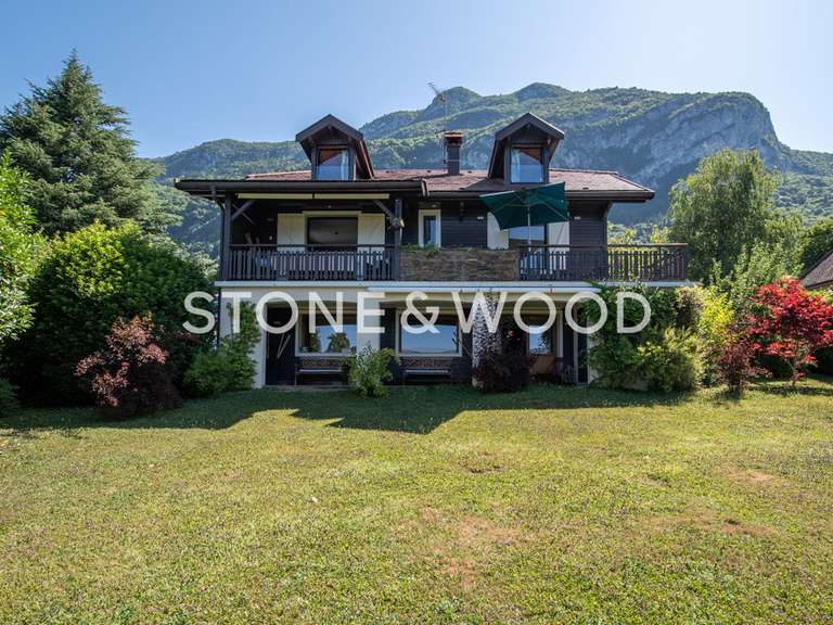 House Veyrier-du-Lac - 3 bedrooms - 219m²