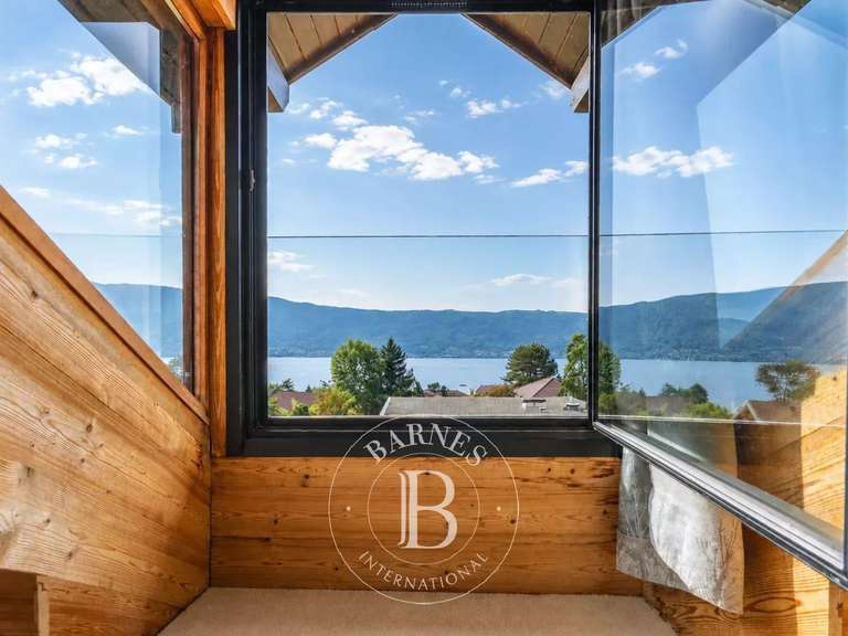 Maison Veyrier-du-Lac - 3 chambres - 219m²