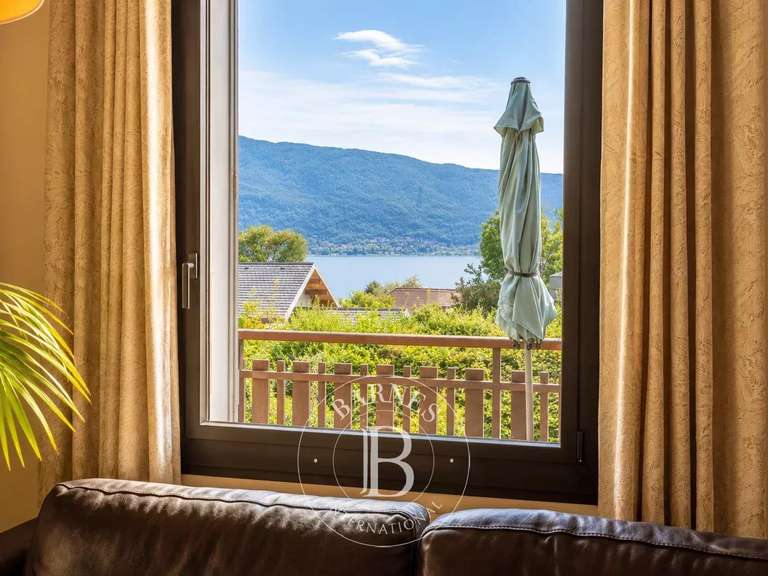 Maison Veyrier-du-Lac - 3 chambres - 219m²
