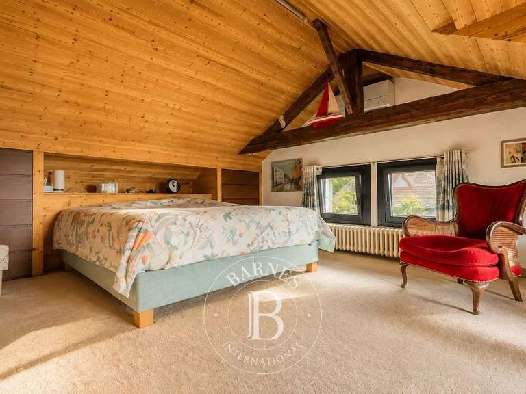 Maison Veyrier-du-Lac - 3 chambres - 219m²