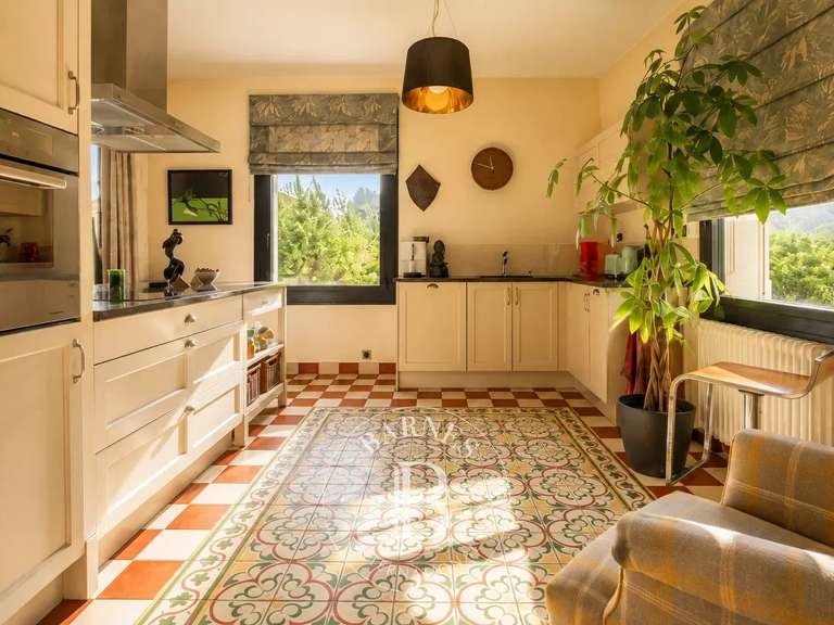 Maison Veyrier-du-Lac - 3 chambres - 219m²