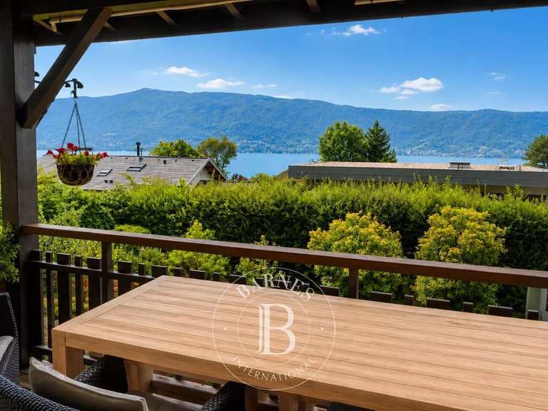 Maison Veyrier-du-Lac - 3 chambres - 219m²