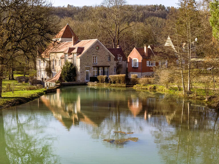 Propriété Vézelay - 8 chambres - 1700m²