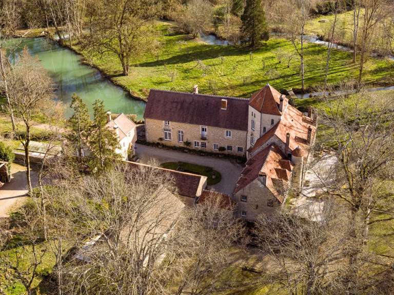 Propriété Vézelay - 8 chambres - 1700m²