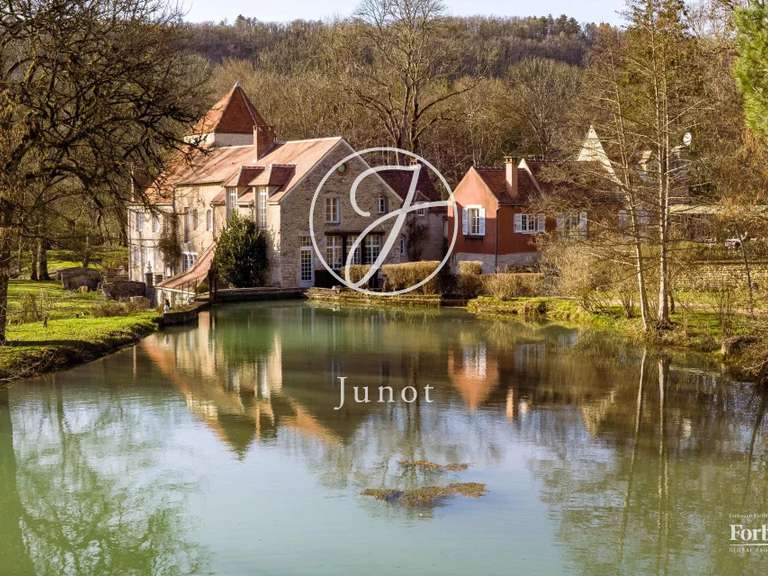 Propriété Vézelay - 8 chambres - 1700m²