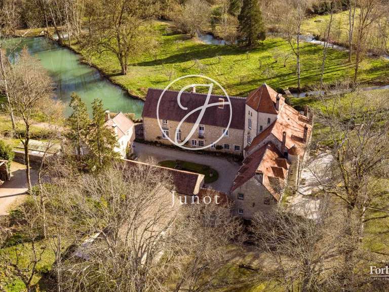 Propriété Vézelay - 8 chambres - 1700m²