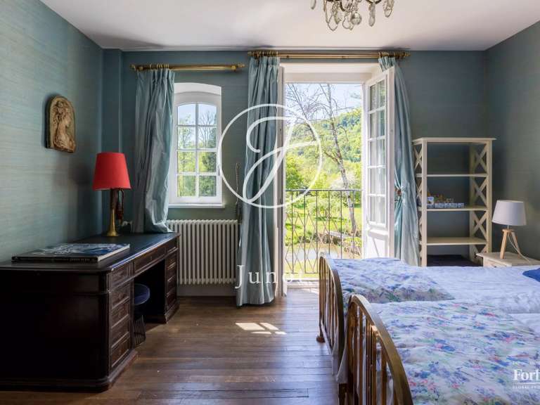 Propriété Vézelay - 8 chambres - 1700m²