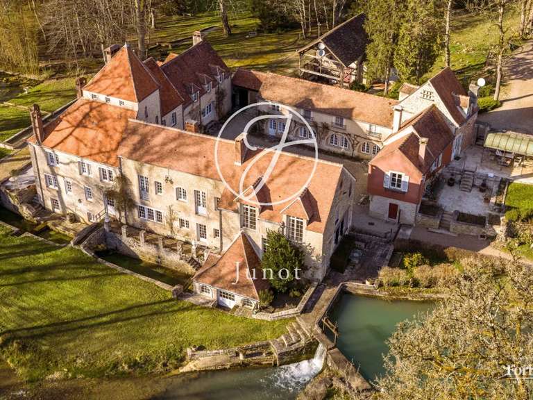 Propriété Vézelay - 8 chambres - 1700m²