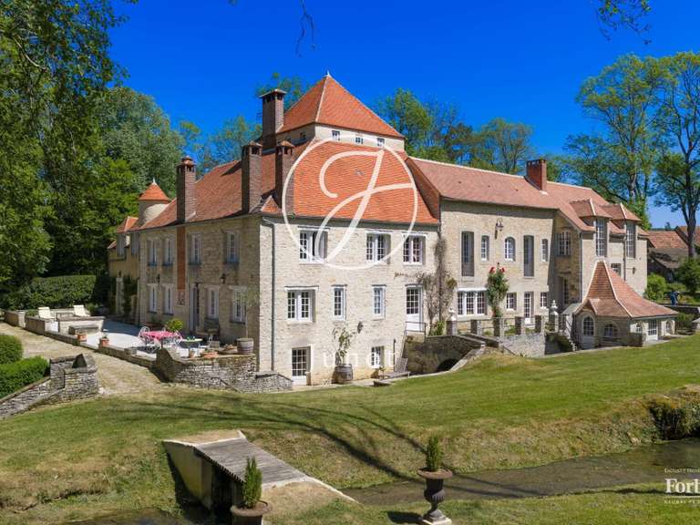 Propriété Vézelay - 8 chambres - 1700m²