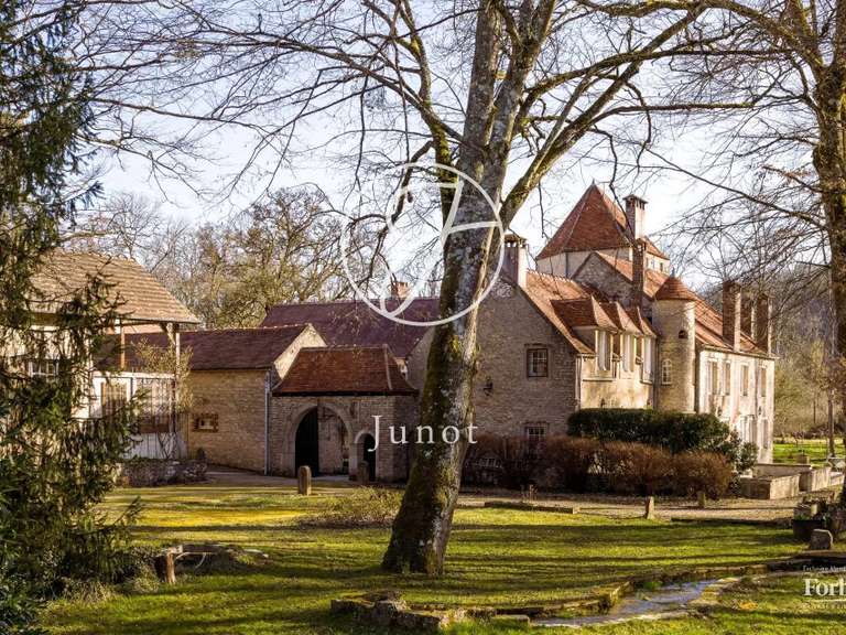 Propriété Vézelay - 8 chambres - 1700m²