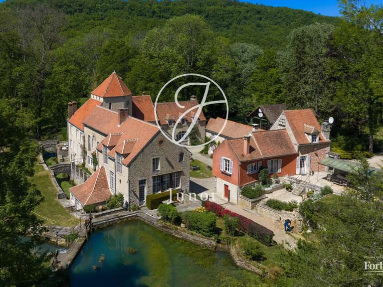 Propriété Vézelay - 8 chambres - 1700m²