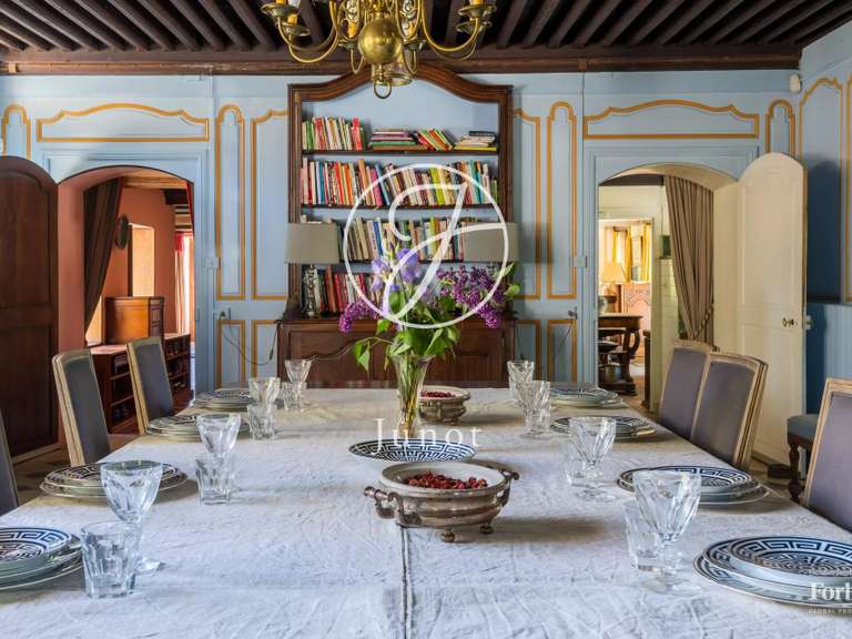 Propriété Vézelay - 8 chambres - 1700m²