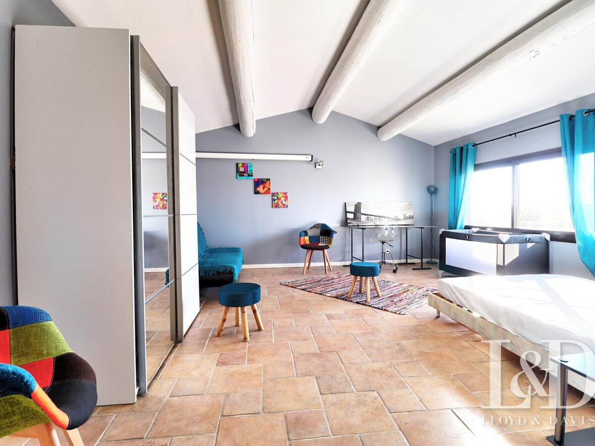 House Vézénobres
