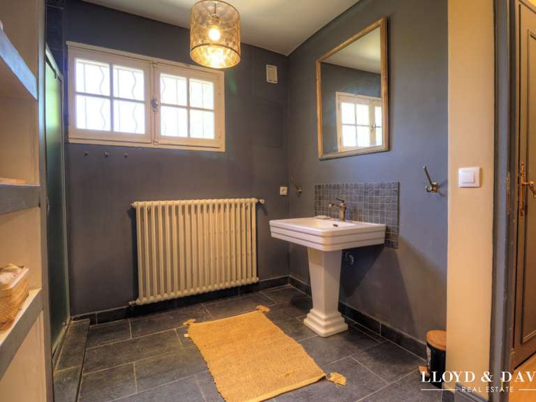 Maison Vézénobres - 5 chambres - 171m²