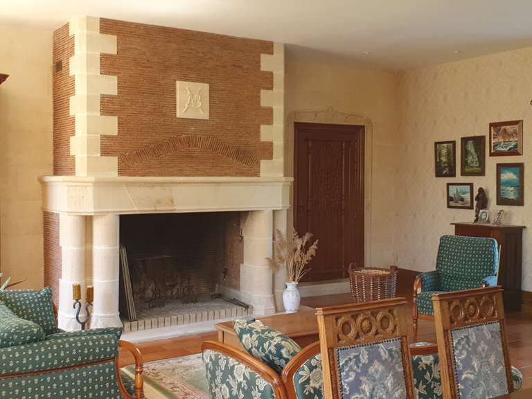 House Vézilly - 8 bedrooms - 454m²