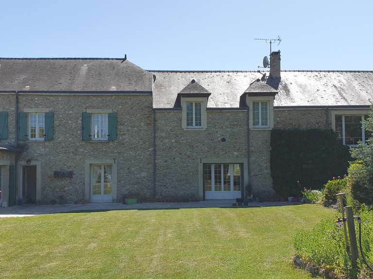 House Vézilly - 8 bedrooms - 454m²