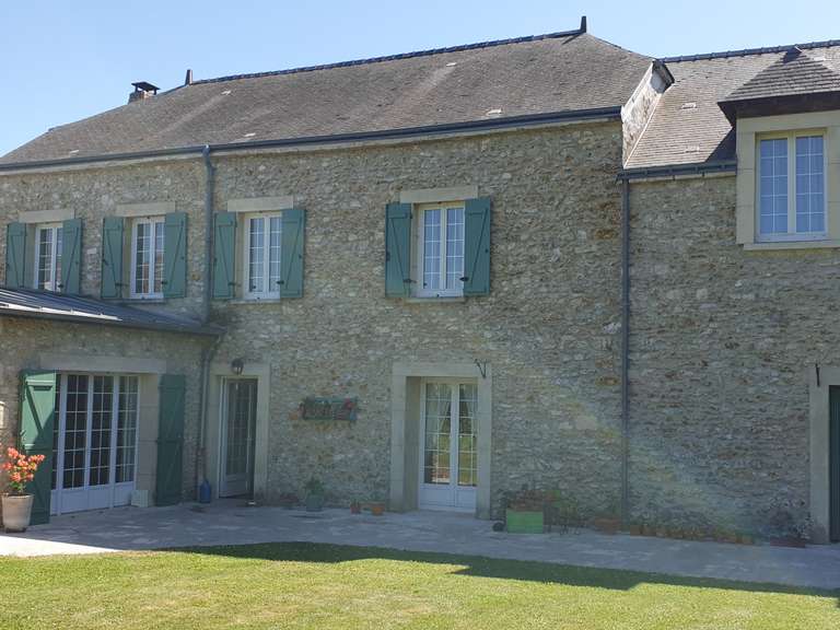 Maison Vézilly - 8 chambres - 454m²