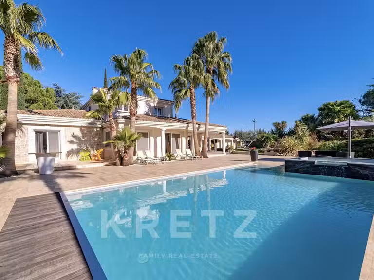Maison Vias - 5 chambres - 440m²