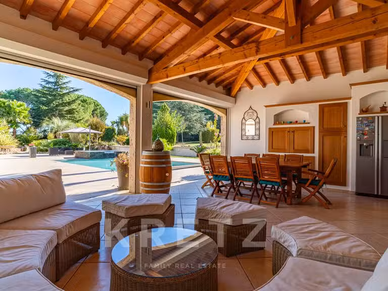 Maison Vias - 5 chambres - 440m²