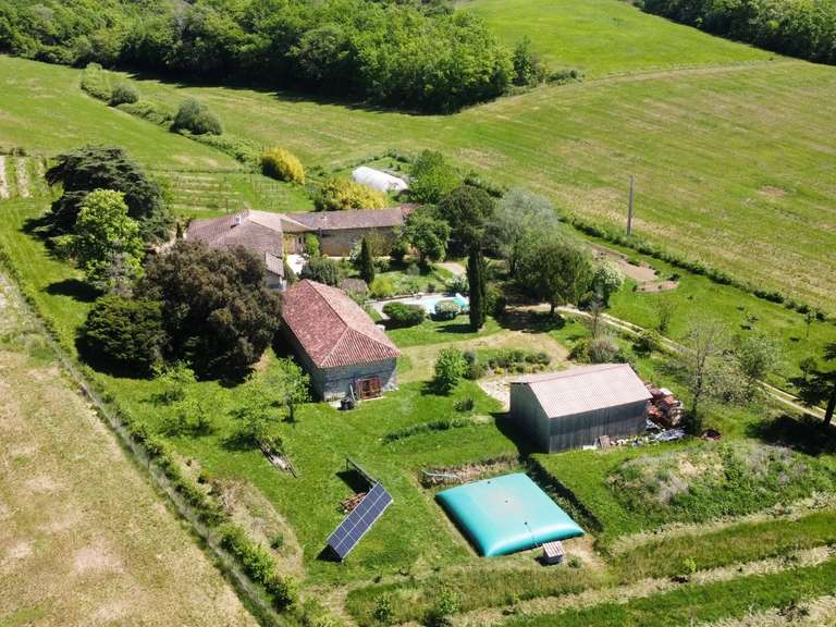 Maison Vic-Fezensac - 4 chambres - 300m²