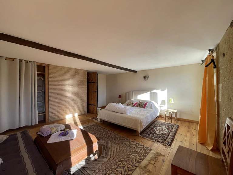 Maison Vic-Fezensac - 4 chambres - 300m²