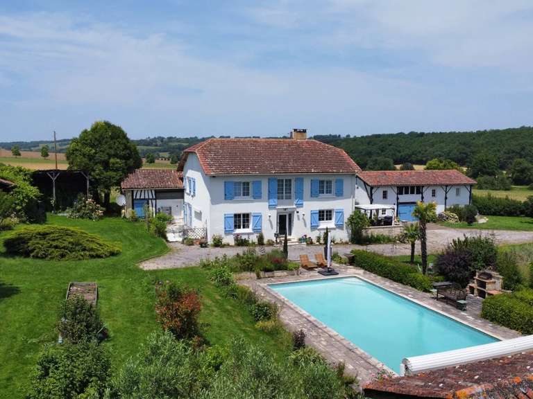 Maison Vic-Fezensac - 4 chambres - 325m²