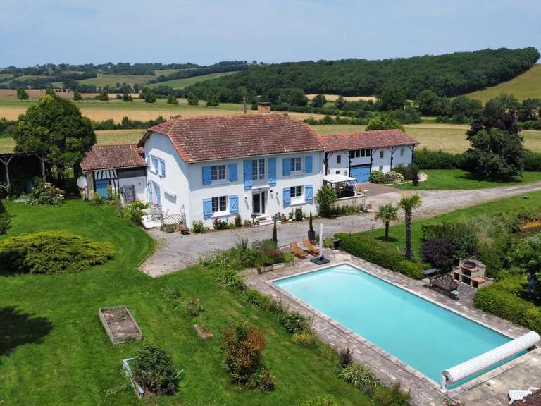 Maison Vic-Fezensac - 4 chambres - 325m²
