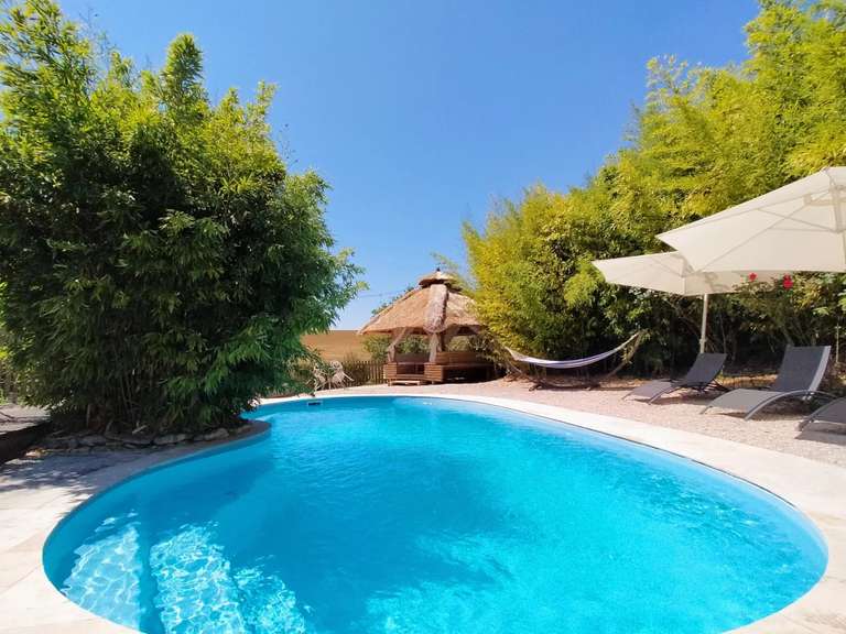 Maison Vic-Fezensac - 4 chambres - 417m²