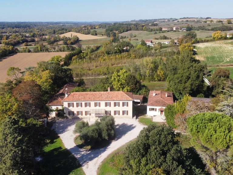 Maison Vic-Fezensac - 461m²