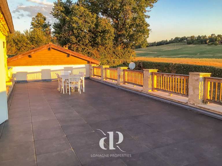 Maison Vic-Fezensac - 4 chambres - 330m²