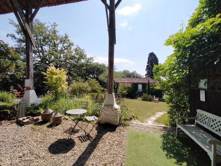 Maison Vic-Fezensac - 4 chambres - 417m²