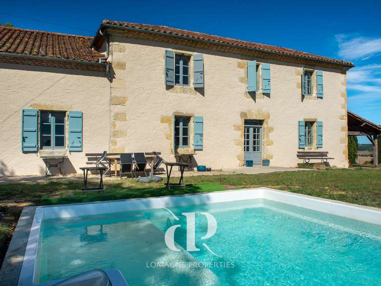 Maison Vic-Fezensac - 5 chambres - 360m²
