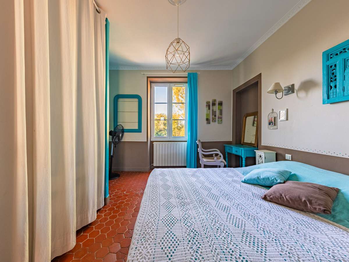 Maison Vic-le-Fesq