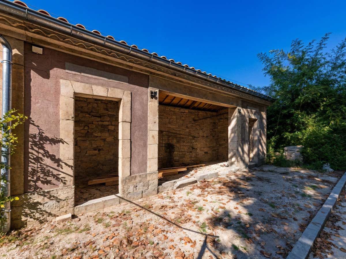 Maison Vic-le-Fesq