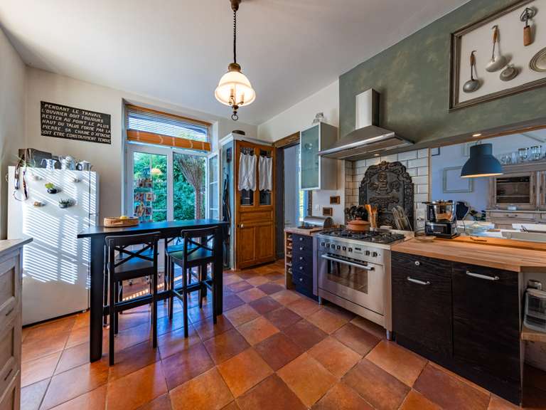 Maison Vic-le-Fesq - 4 chambres - 136m²