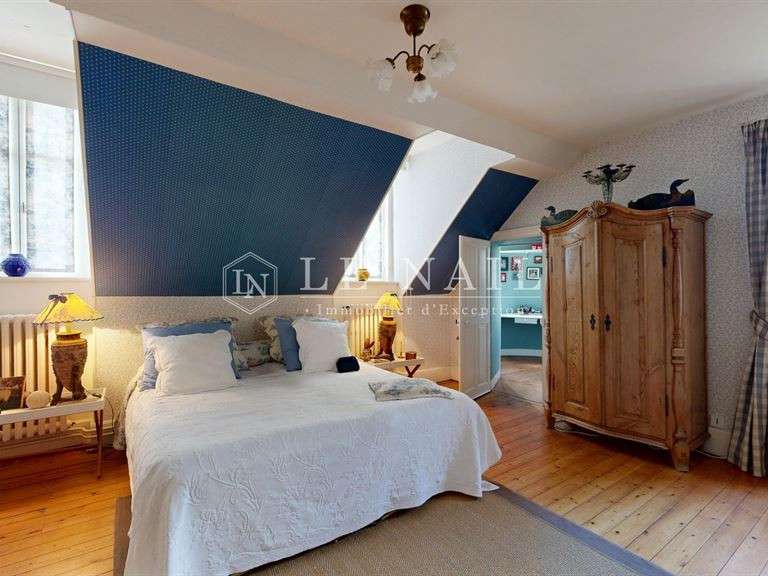 Castle Vichy - 7 bedrooms - 320m²