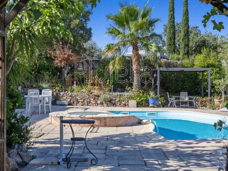 Maison Vidauban - 4 chambres - 141m²