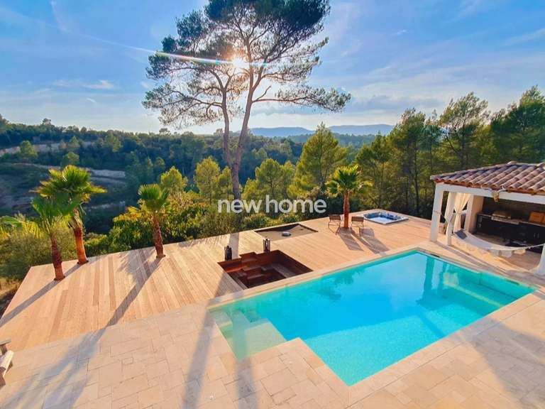 Maison Vidauban - 3 chambres - 165m²