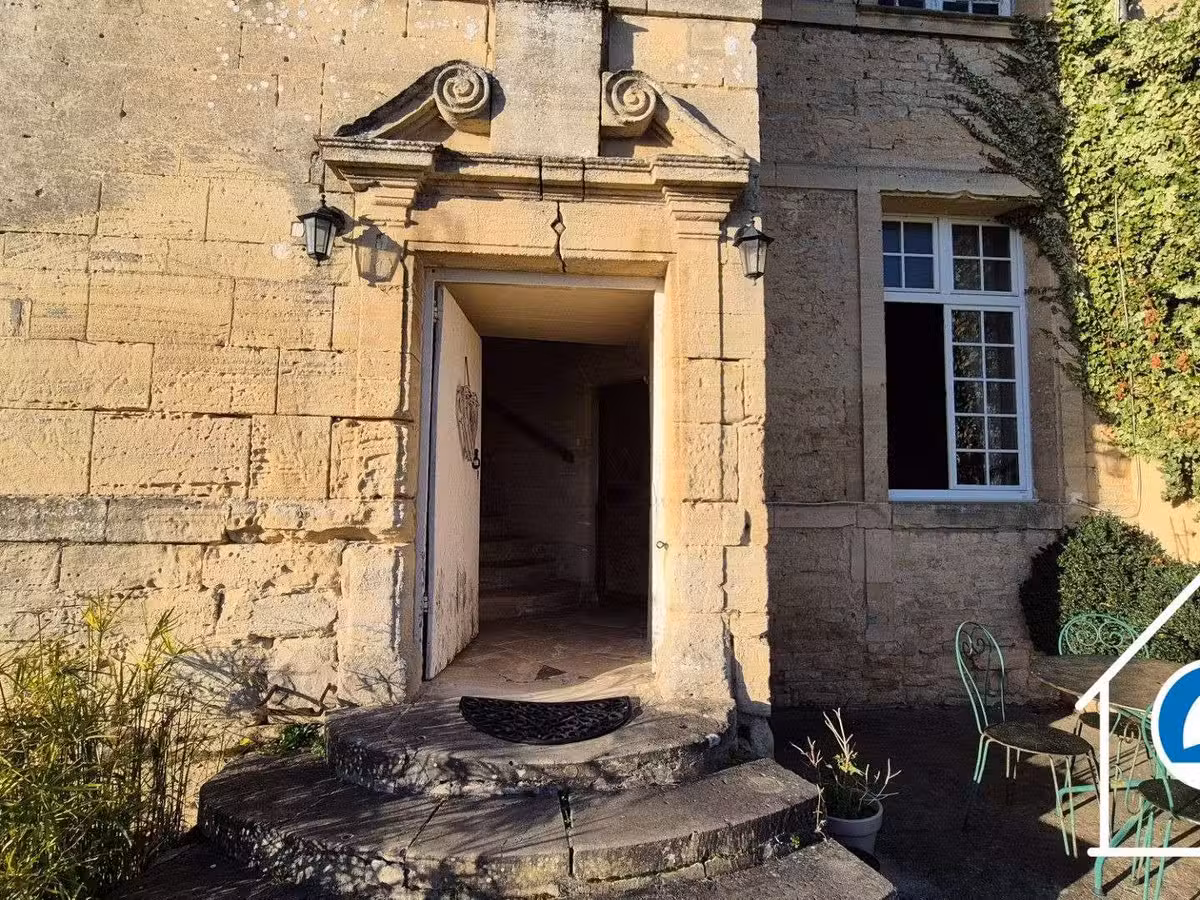 Castle Vienne-en-Bessin