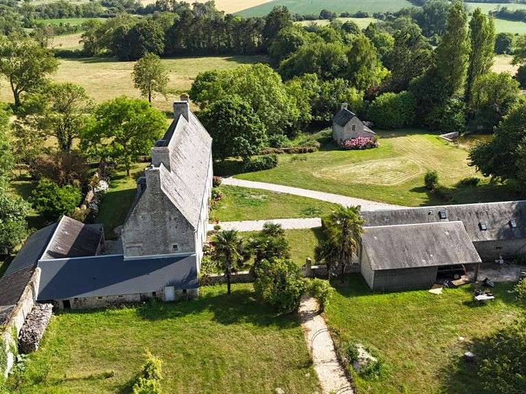 House Vierville-sur-Mer - 4 bedrooms - 351m²