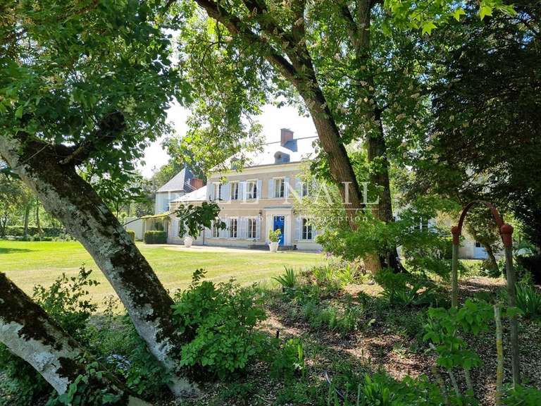 Château Vierzon - 7 chambres - 575m²