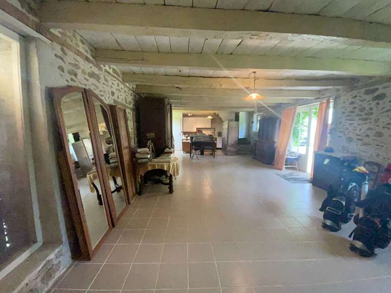 Maison Vigeois - 5 chambres - 209m²