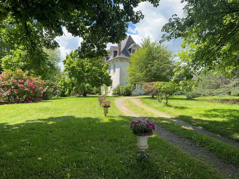 Maison Vigeois - 5 chambres - 209m²