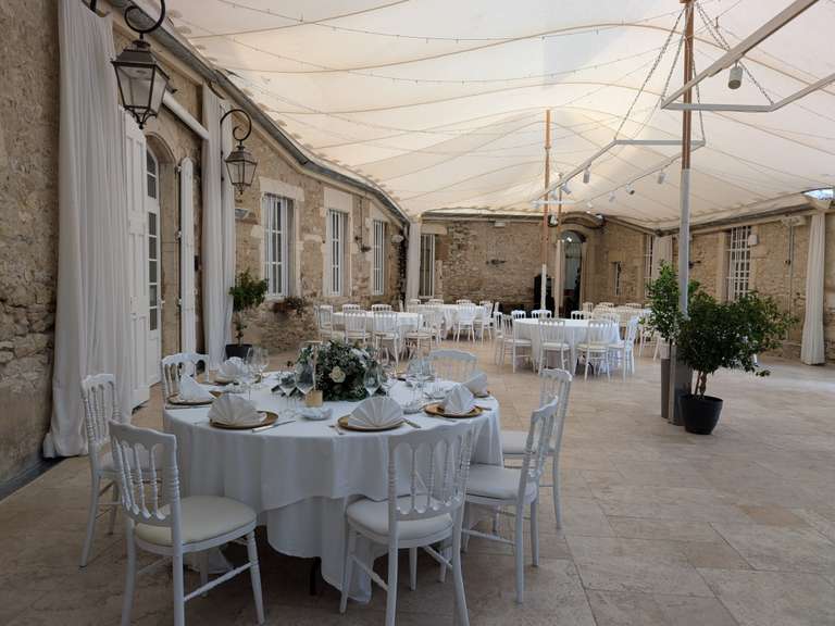 Maison Vignieu - 44 chambres - 5000m²