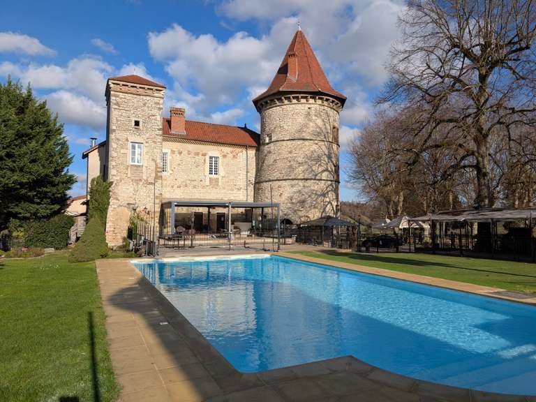 Maison Vignieu - 44 chambres - 5000m²
